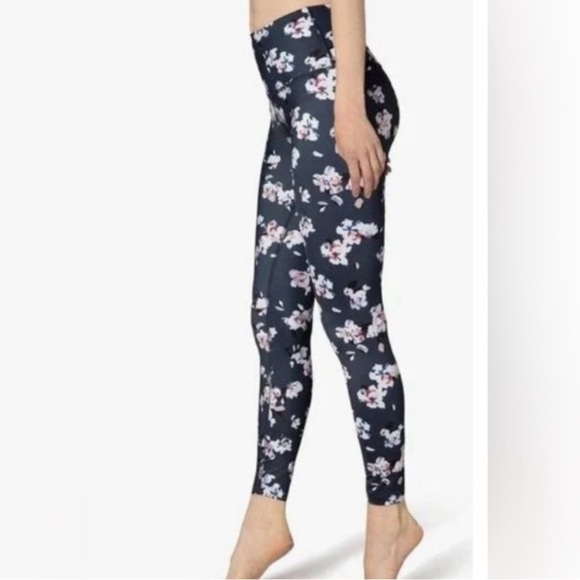 Beyond Yoga Olympus floral navy leggings 287 - Picture 2 of 9